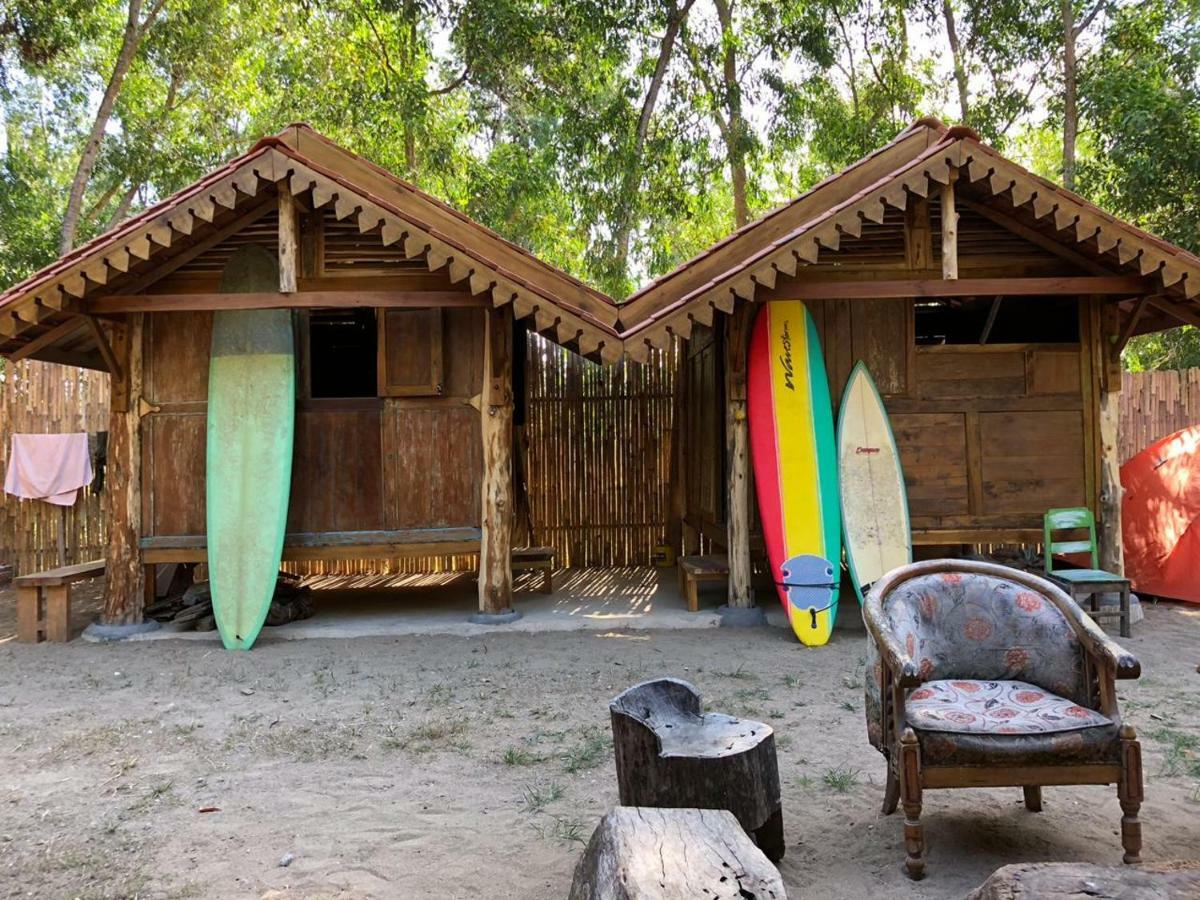 Villa Hembers Surf Camp Pacitan Exteriör bild
