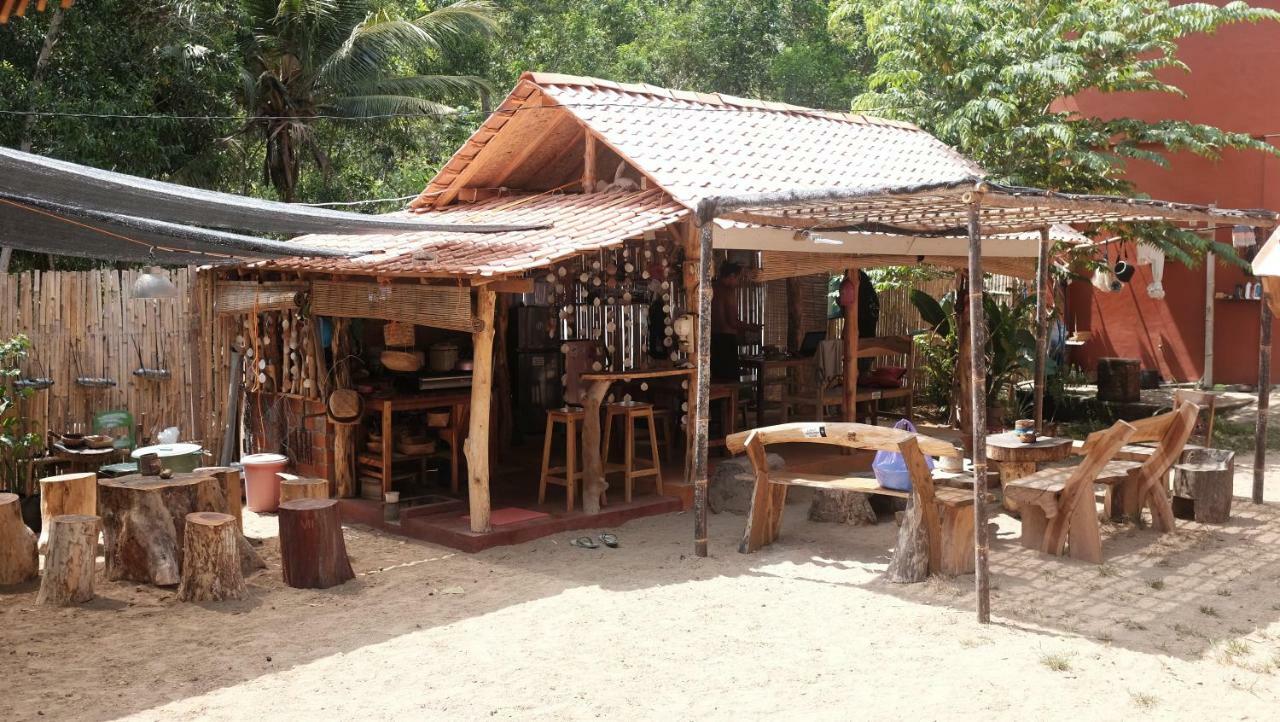 Villa Hembers Surf Camp Pacitan Exteriör bild