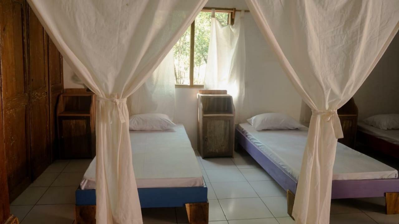 Villa Hembers Surf Camp Pacitan Exteriör bild