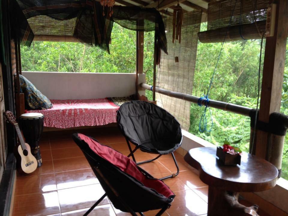 Villa Hembers Surf Camp Pacitan Exteriör bild