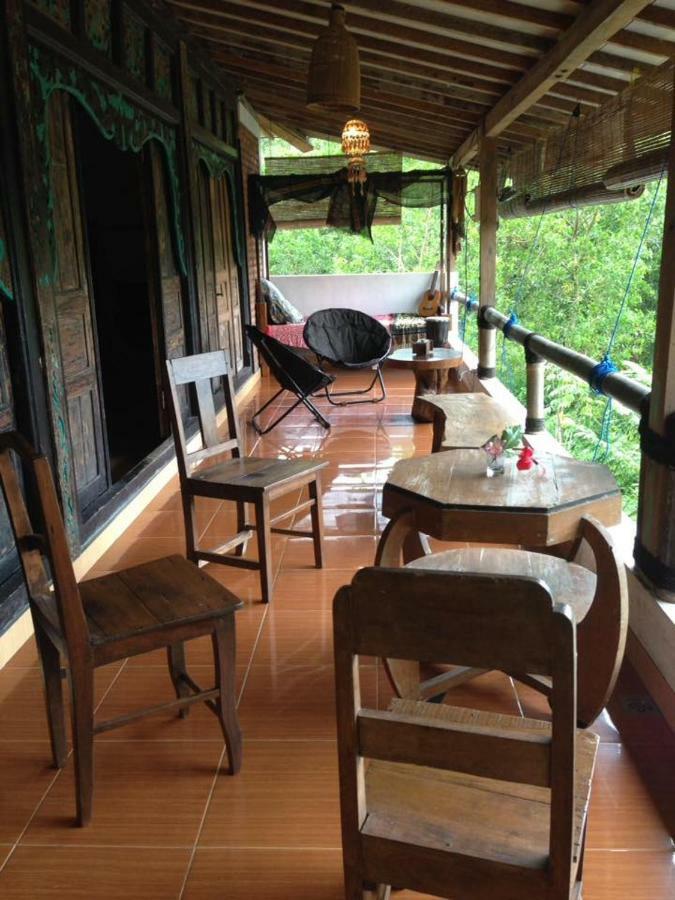Villa Hembers Surf Camp Pacitan Exteriör bild
